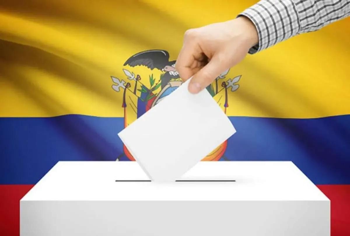  ENTRE APAGONES Y TIKTOKS: EL PANORAMA ELECTORAL DE ECUADOR PARA 2025 