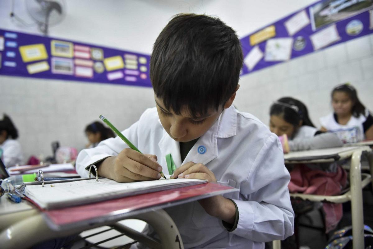 Sistema de incentivos sob um esquema de vouchers educativos