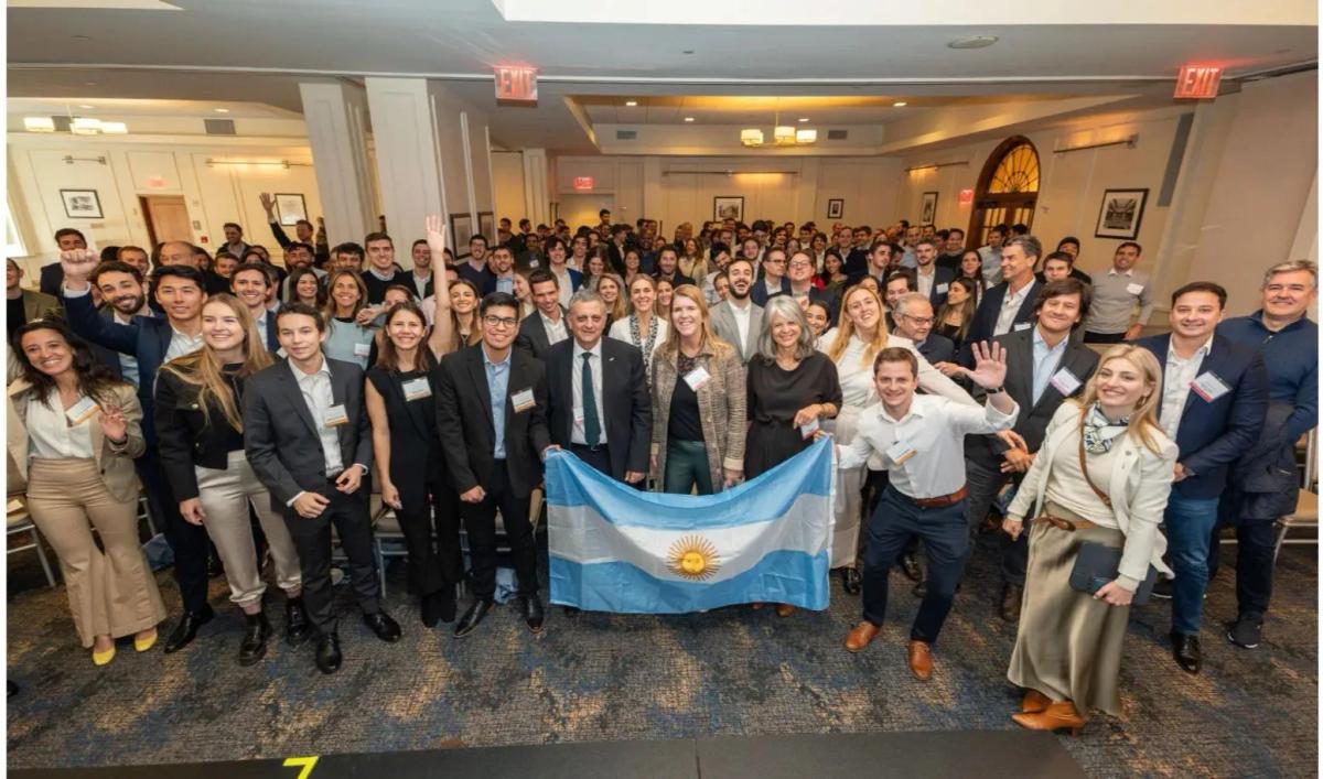 NUEVA YORK: ESTUDIANTES ARGENTINOS SE REUNIERON CON LÍDERES EMPRESARIALES Y DIRIGENTES POLÍTICOS EN LA UNIVERSIDAD DE COLUMBIA 