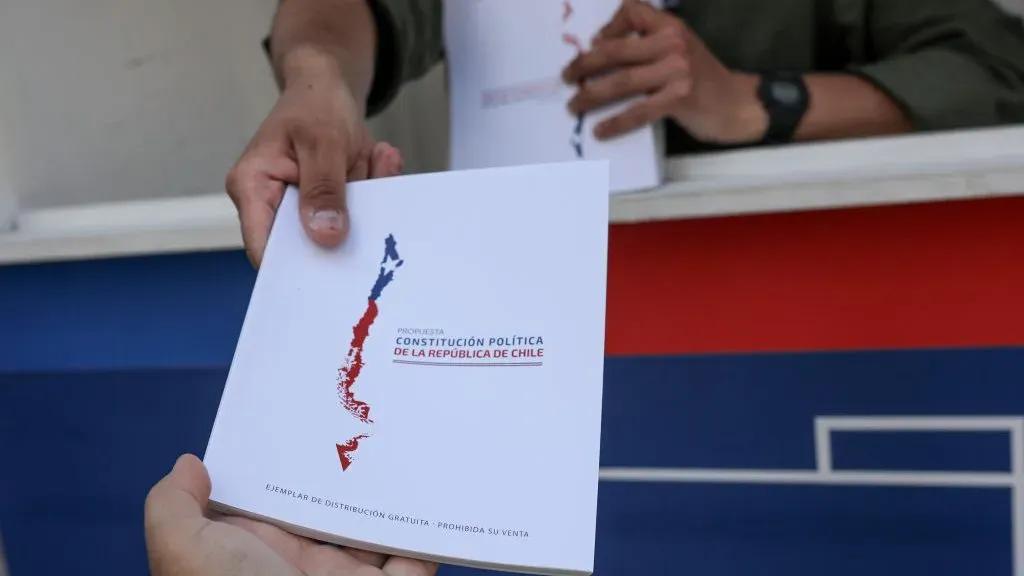 "CAMINO ¿SIN SALIDA?": THE CHILEAN POLITICAL TRANSFORMATION FROM THE CONSTITUTION.