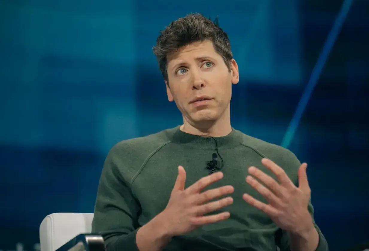 Escándalo en OpenAI: Sam Altman enfrenta una grave denuncia familiar