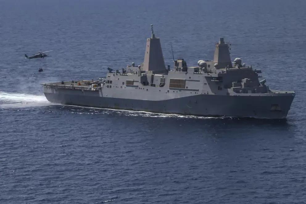 ¿Estados Unidos invade Venezuela? Trump, Maduro y la guerra anfibia de la legitimidad