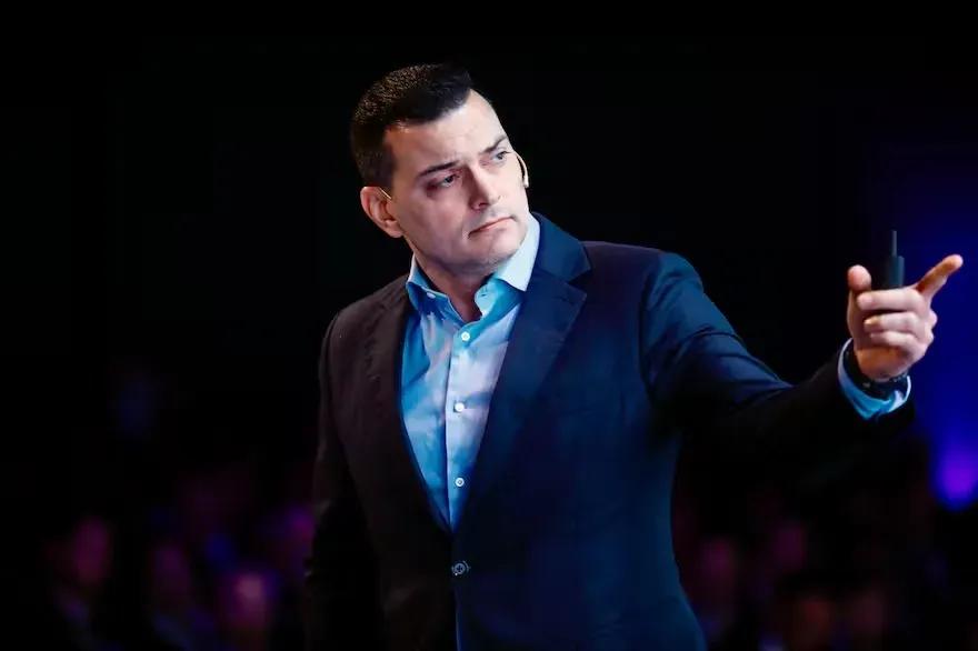 Agis, el hereje útil: por qué su irrupción incomoda más al peronismo que al oficialismo