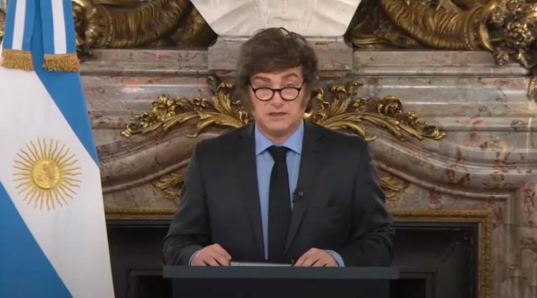 O presidente parece que finalmente escutou o povo; só resta que não nos iluda.