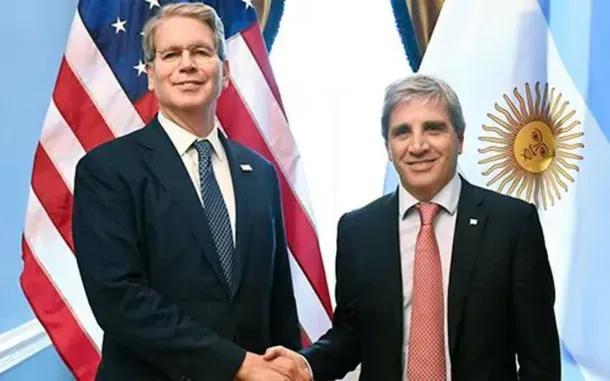 The swap of mirrors: United States, Argentina, and the illusion of stability