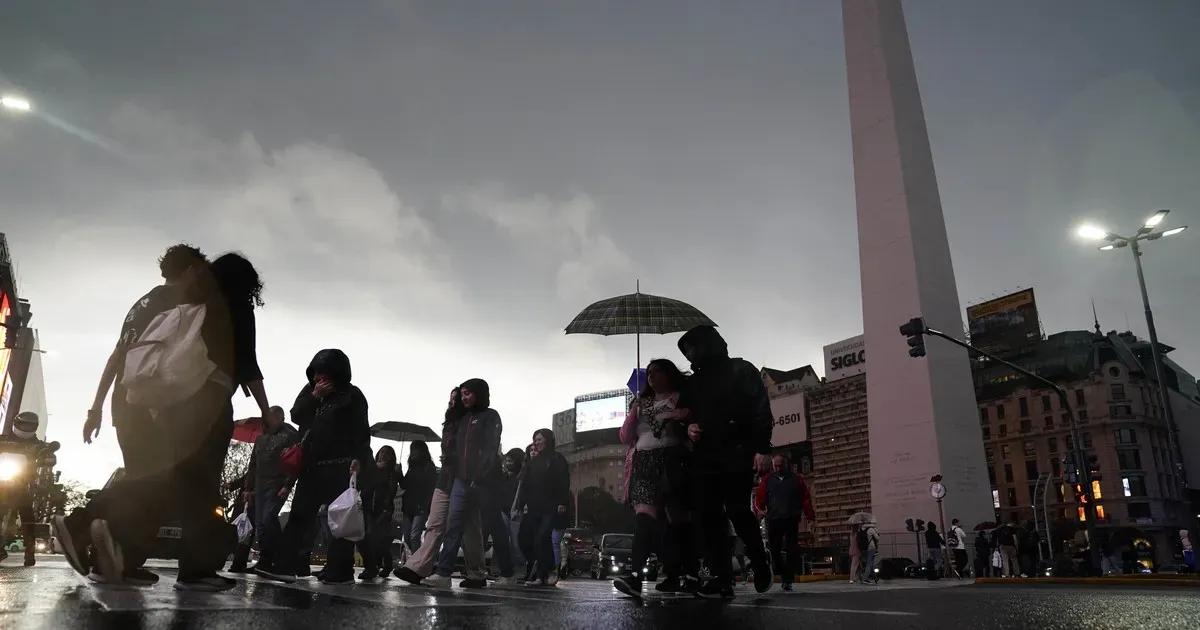 Tropical double cyclone: a high-risk phenomenon for Argentina